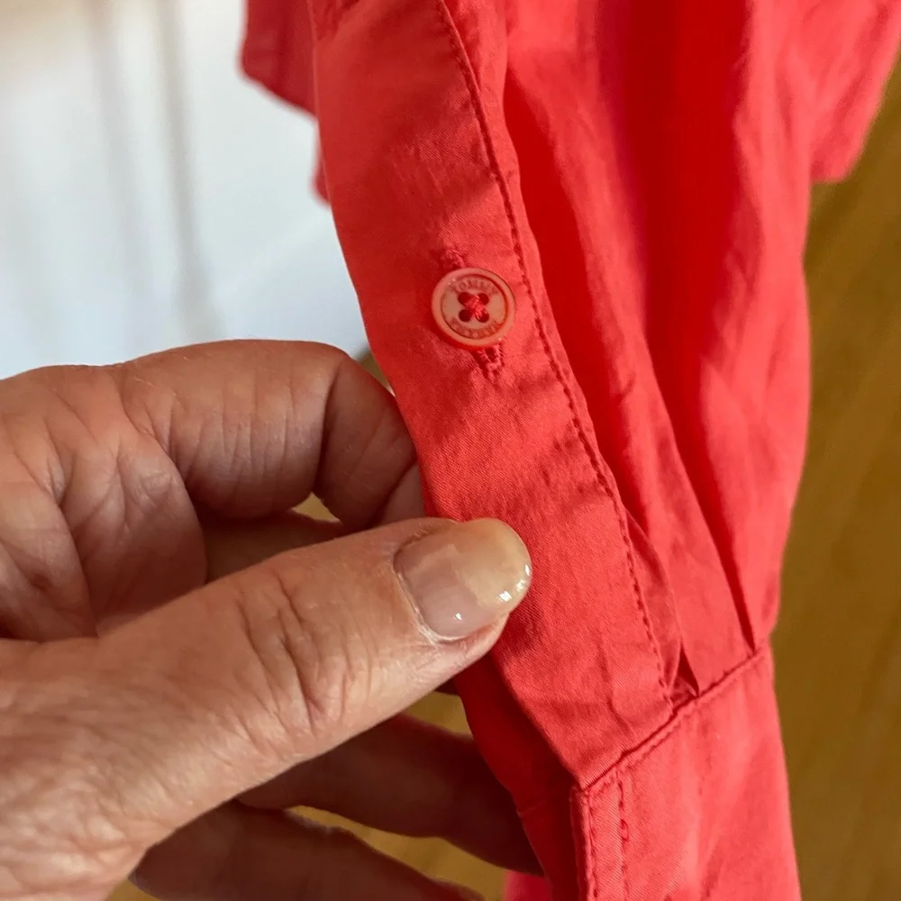 TOMMY BAHAMA CORAL 100% SILK BLOUSE Size XL Long Sleeved Button Down - Picture 11 of 14